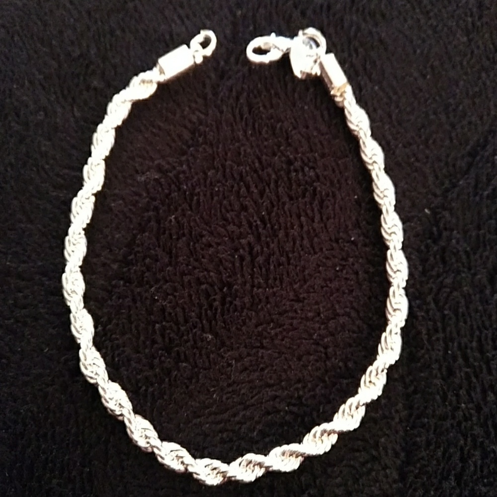 NEW - Bracelet